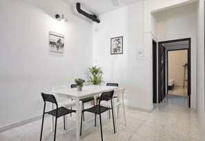 Dining - IpohGarden Homestay, 4-12pax 10mins to attraction (Ipoh)