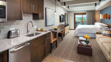 2 habitaciones, tabla de planchar con plancha, internet y ropa de cama