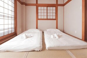 Unclassified image, 3 of 23, button - Sumiyoshinoyado (Osaka)