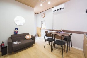 Room - Sumiyoshinoyado (Osaka)