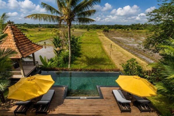 Outdoor pool - The Joglo at Umah Sunset (Bali)