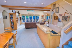 Interior - River Bend Retreat (Bonneville County)