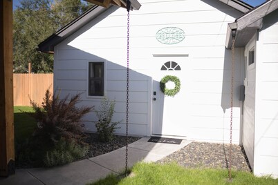 Charming & Private: Birch Cottage