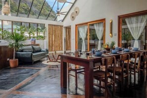Room - Unique space: The Glass House (El Nido)