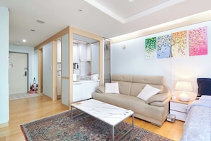 Smart TV - SUPER 1 Bedroom Corner Condo! Best deal in Gangnam with a "Premier Host"! (Seoul)
