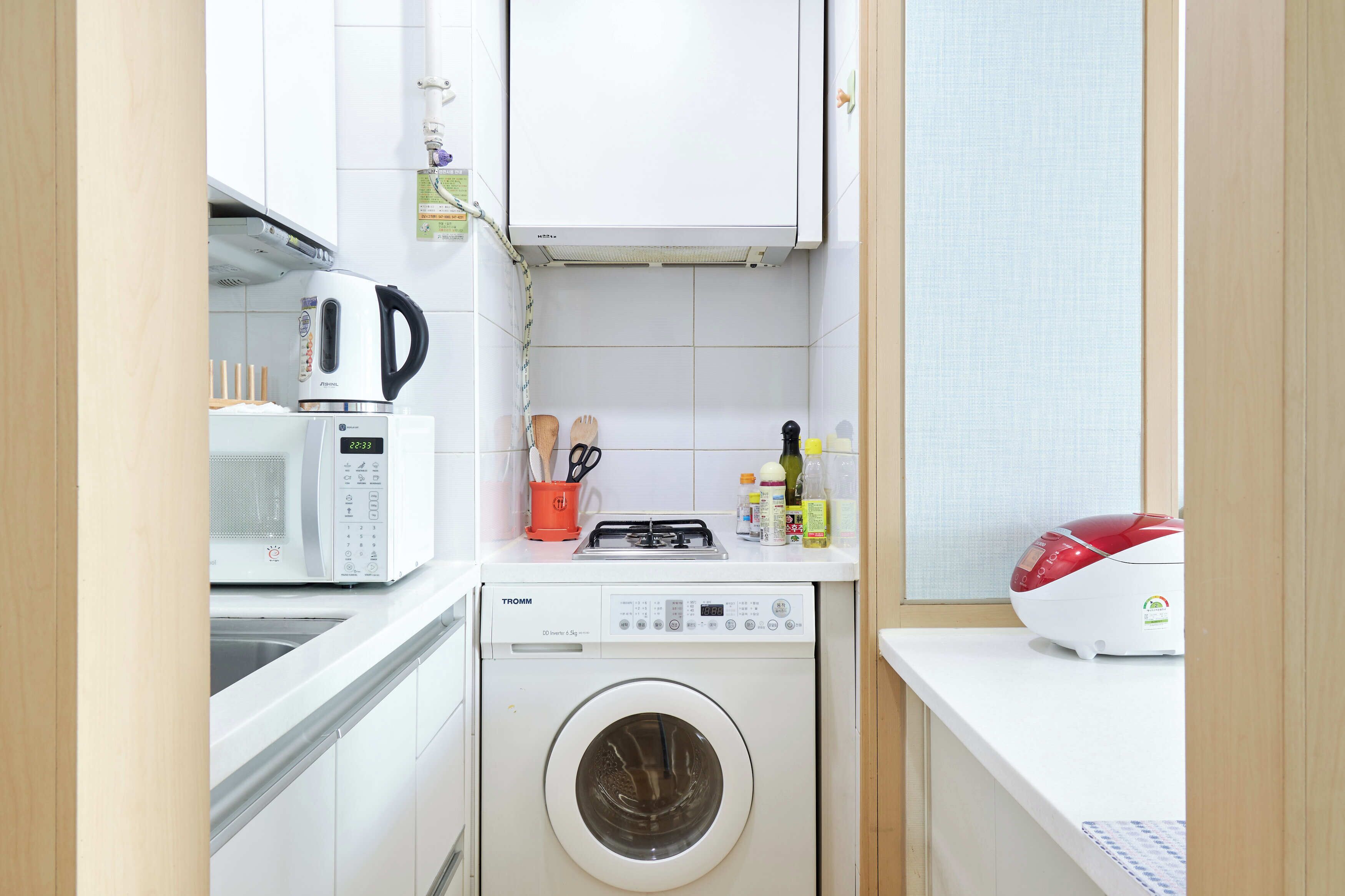 Fridge, microwave, stovetop, electric kettle