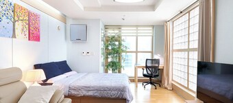 SUPER 1 Bedroom Corner Condo! Best deal in Gangnam with a "Premier Host"!