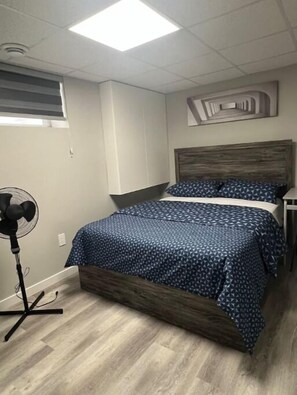 1 bedroom, iron/ironing board, WiFi, bed sheets - Cutee Home in Prairie Pointe (Winnipeg)