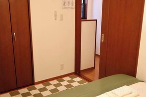 Room - Orange House Tsuruhashi｜With Garage, Accommodates 8 People (Osaka)