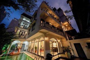 Unclassified image, 2 of 80, button - Sila Vana Villa - Private 7BRs Pool Villa My Khe Beach Da Nang (Da Nang)