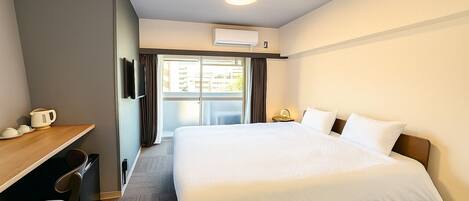 Standard Double Room | Desk, WiFi (free), bed sheets
