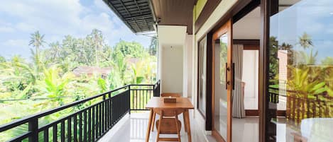 Deluxe Room, Bathtub | Terrace/patio