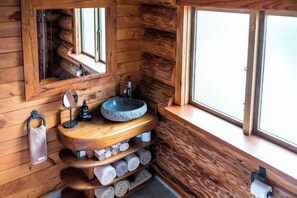 Bathroom - Cascade Creek Retreat (Circle Hill)