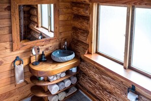 Unclassified image, 3 of 35, button - Cascade Creek Retreat (Circle Hill)