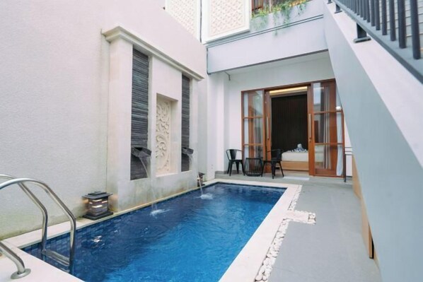 Outdoor pool - The Lavana Sahadewa Villa Kuta Sunset (Bali)