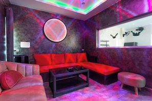 Unclassified image, 3 of 35, button - 99 Pool Villa (Pattaya)