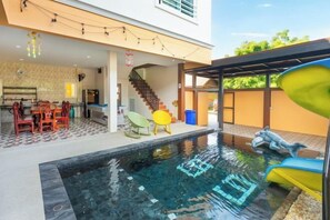 Kolam renang terbuka