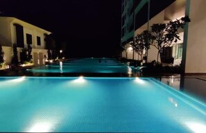 Outdoor pool - H&W Sunway Onsen Suite S-13-05 near Lost World of Tambun Ipoh (Ulu Kinta)