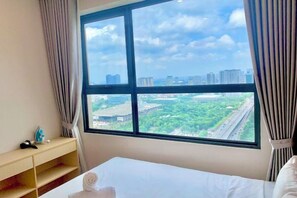 Room - LukaHomes - Dcapitale/1BR+/City view (Hanoi)