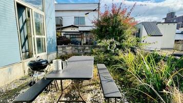 屋外ダイニングエリア