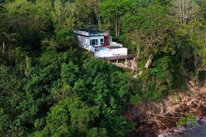 Unclassified image, 2 of 42, button - The Munique Cliff House Chumphon - private jacuzzi with beach views (Pathio)