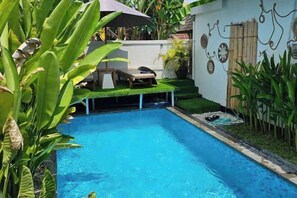Outdoor pool - Chris Homestay (Bali)