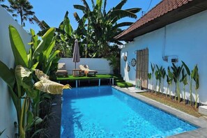 Unclassified image, 3 of 22, button - Chris Homestay (Bali)