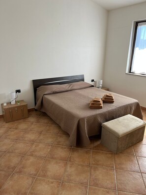 3 عدّة غرف نوم ومكواة/لوح كي وسرير سفر وواي فاي مجانًا