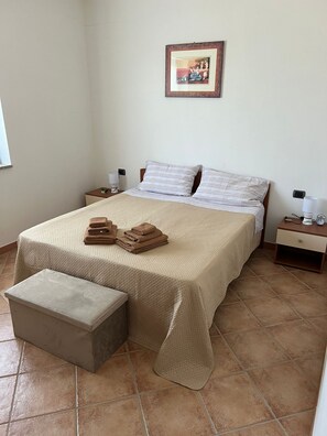 3 bedrooms, iron/ironing board, travel crib, free WiFi