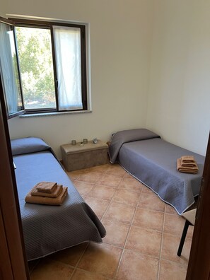 3 عدّة غرف نوم ومكواة/لوح كي وسرير سفر وواي فاي مجانًا