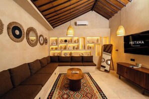 Living area - Villa Terracotta by Pertama Stay (Bali)