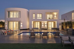 Outdoor pool - Pickalbatros Luxury Suites (Sharm El Sheikh)