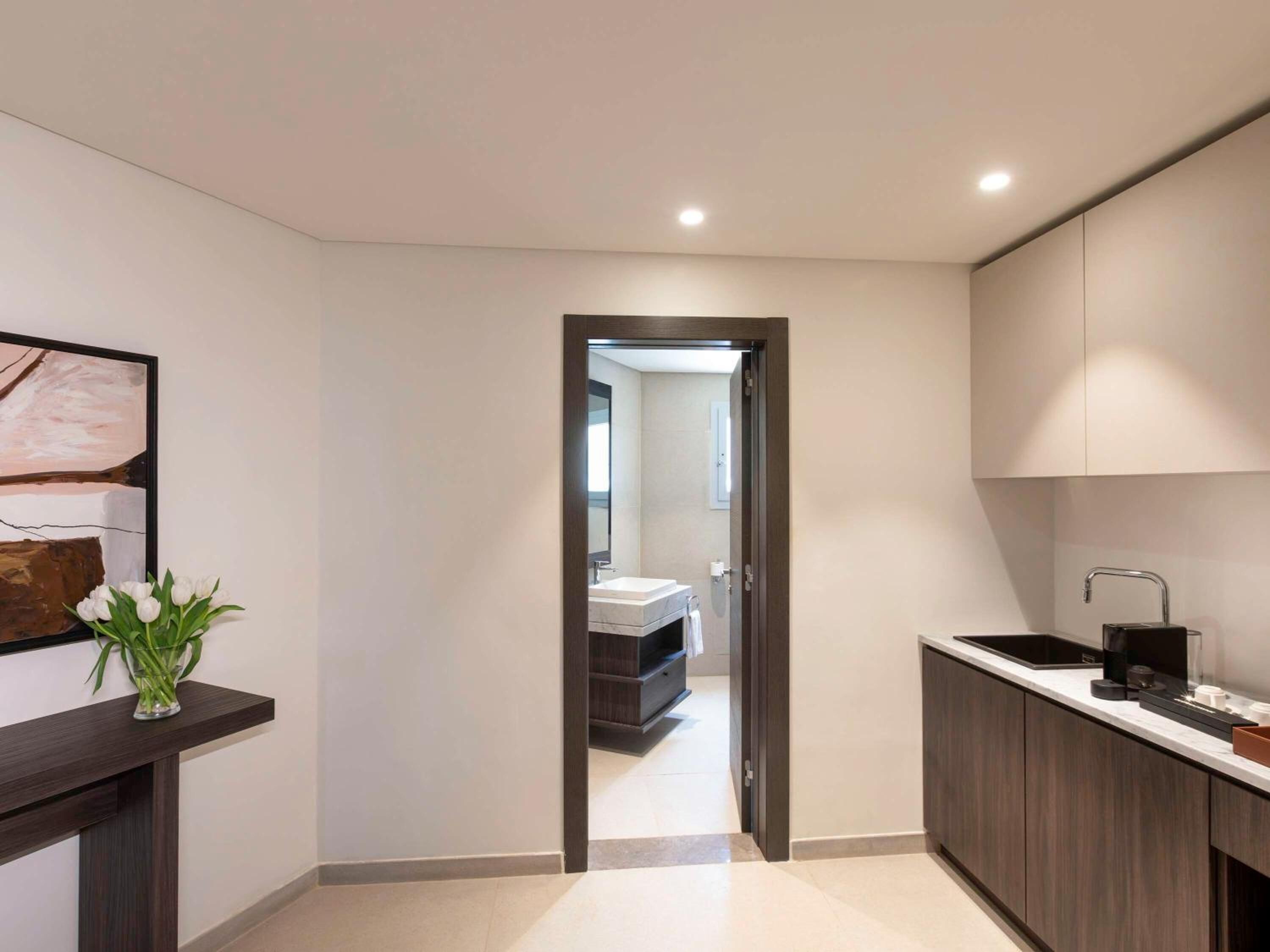 المنشأة من الداخل