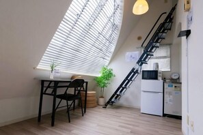 Room - Shinjuku、Kabukicyo 4 mins｜Up to 6 guests｜Newly renovated｜loft (Tokyo)