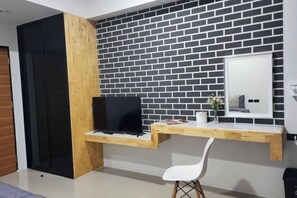 Room - Irich residence (South Samrong) 6 Kms BTS-Pu Chao (Phra Pradaeng)