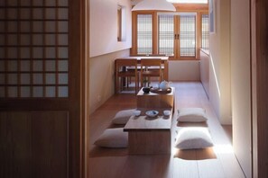 Room - The Korean Traditional Hanok in Downtown Seoul for convenient public transportation - Seoul Ari (Seoul)