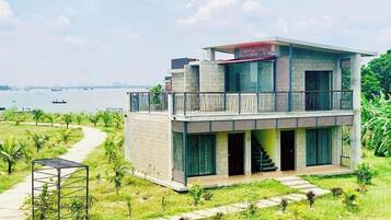 Deluxe Double Room, Balcony, River View | Free WiFi