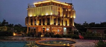 Subarna Bhumi Resort