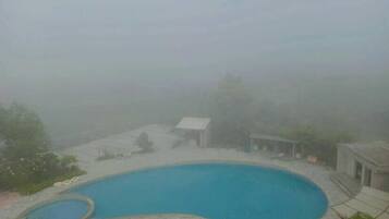 حمّام سباحة خارجي