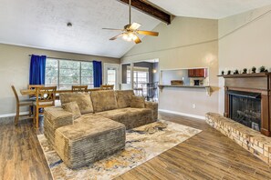 TV - Fish, Golf, Explore: Home 3 Mi to Prien Lake Park! (Lake Charles)