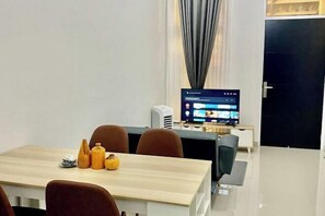 Restaurant - KUMU VillaKu VillaMu (Gayamsari)