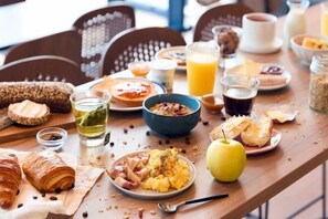 Se sirve desayuno por un coste adicional