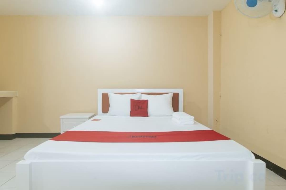 RedDoorz Room