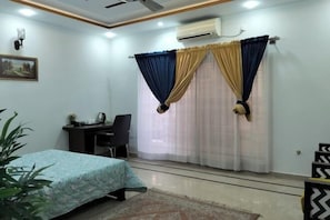 Cots/infant beds