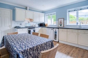 Room - 10 Warlows Meadow - 3 Bed Holiday Home - Manorbier (Manorbier)