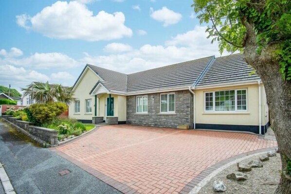 Room - 10 Warlows Meadow - 3 Bed Holiday Home - Manorbier (Manorbier)
