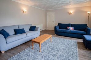 Room - 10 Warlows Meadow - 3 Bed Holiday Home - Manorbier (Manorbier)