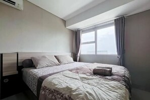 Room - MODERn Trivium Apt 1BR w/ Wi-Fi, Pool & Gym (South Cikarang)