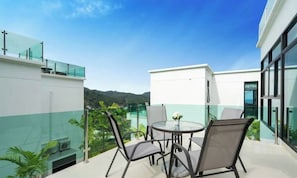 Outdoor dining - Namara The Residence (Phuket)