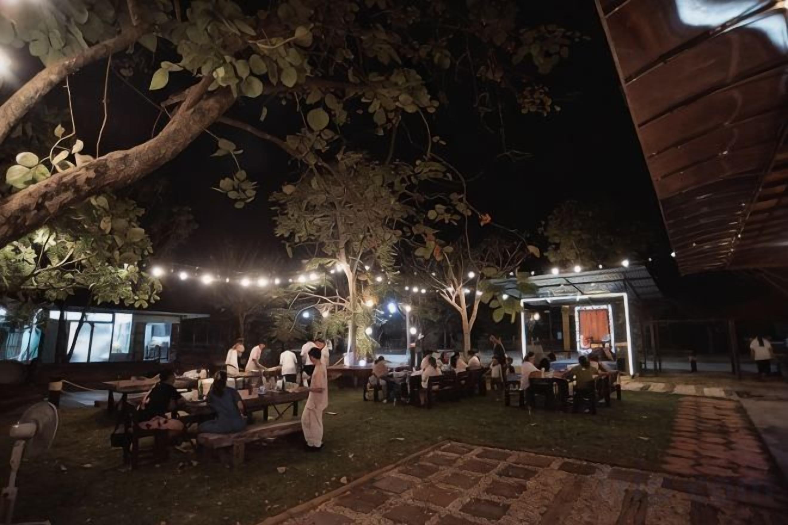Tempat makan outdoor